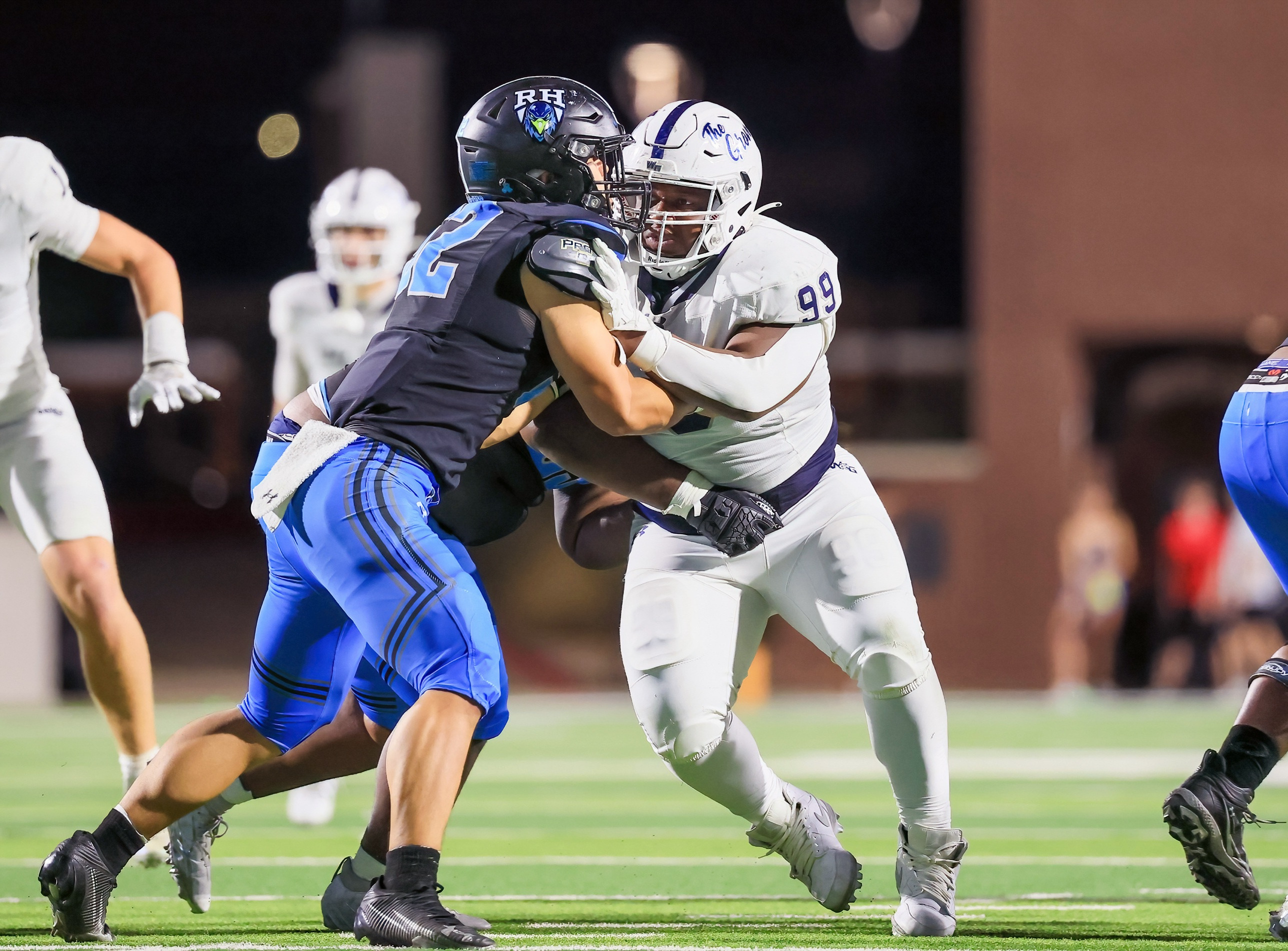 Kristopher Williams engaging a blocker against Rock Hill
